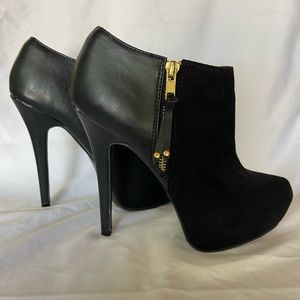 Material Girl Ankle Platform Heel Booties Size 7.5